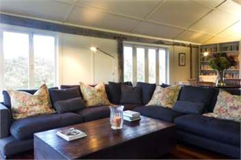 blackhouse at Wainui Beach - Gisborne