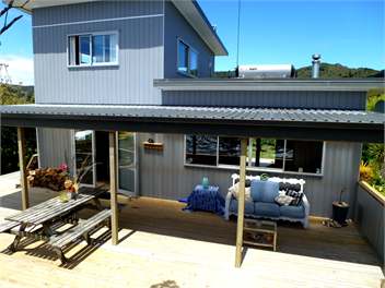 WaiOra Beach Retreat - Great Barrier Island