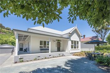 Villa Maitai - Central Nelson Holiday Home - Nelson