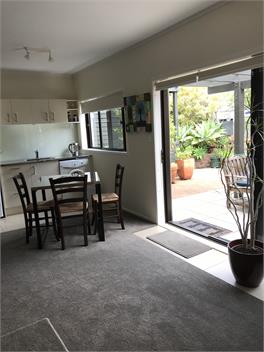 Little Quiet Sunny Gem - Rodney District