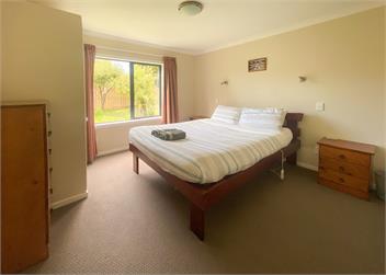 Stunning Panoramic views - 5 Bedrooms - 15m to Wanaka - Wanaka
