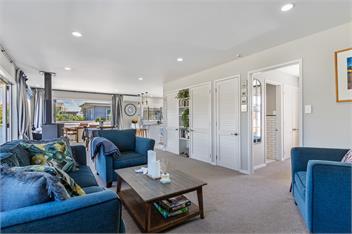 A REJUVENATING HOLIDAY ON RANFURLY - WHANGAMATA