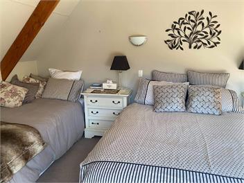"Slice of Paradise"- Modern Colonial Styled holiday home - Akaroa