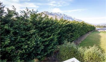 Modern, bright and warm in Lower Shotover, Queenstown - Queenstown