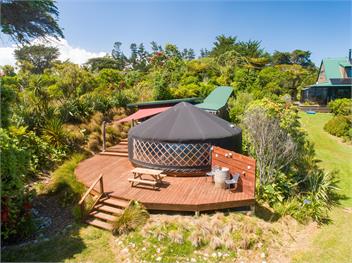 Yurt @ the Cape / hole in the rock Accommodation - cape foulwind