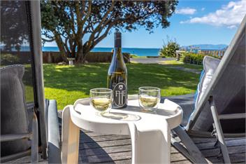 BACH ON THE BEACH - Coast & Country - Waiheke Island