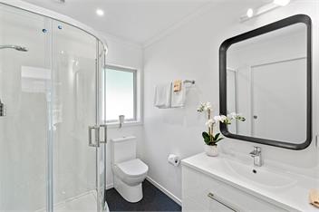 The Whitehouse (Bachcare) - New Plymouth