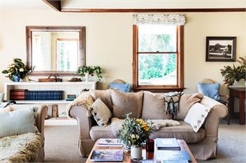 'Accrington Farmhouse' at Ridgecliff Farm ~ Coastal Country Escape, Little Akaloa - Little Akaloa