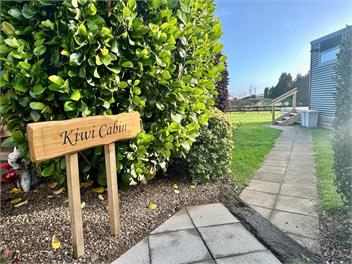 Spacious 2 Bedroom Tiny Home with Farm Views - Auckland