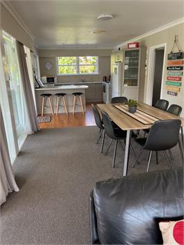 Holiday on Henare, Olde Beach Waikanae. - Waikanae