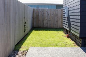 Modern Family Bach (Bachcare) - Waihi