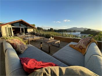 Raglan Farmhouse - Raglan