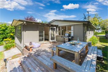 Kinloch Lake (Bachcare) - Taupo