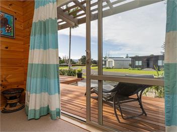 Family Tides Retreat (Bachcare) - Coromandel