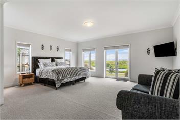 Sunlit Shores (Bachcare) - Papamoa