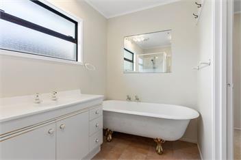 Relax on Linton (Bachcare) - Whangamata
