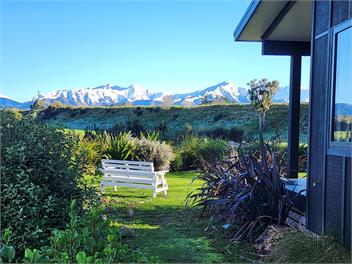 Fiery Peak Eco-Retreat: Stargazing & hot tub -