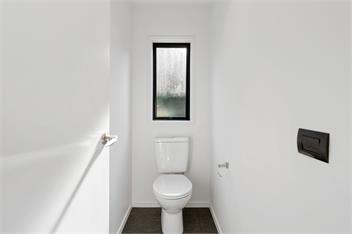 Riverside Retreat - spa pool, table tennis, riverside! - 