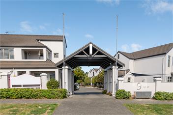 Tui Apartment 9 - Taupo *lake & heated pool! - 