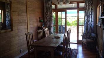 Todds Cottage & Vineyard -
