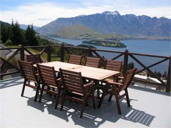 Queenstown Spacious Family Home with fantastic views - 