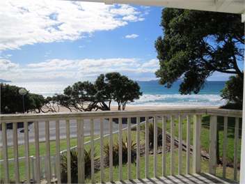 Cullen's Classic Bach #1 - Langs beach