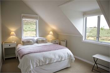 Lakefront Gem - exclusive-use retreat - Wanaka 9382