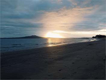 ON THE BEACH MILFORD - Auckland
