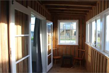 Light & Clean Family Friendly Beach Bach - Waverley, Taranaki