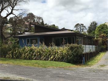4 Johns Road, Moana -