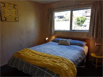 Stunning Views, Warm, Central & Quiet Little Hill - Ohakune