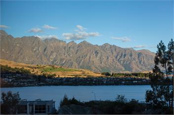 Panorama Dual Level Apartment - Queenstown
