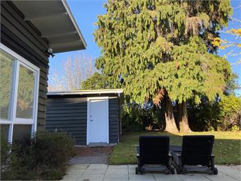 Classic bach in prime location - Taupo