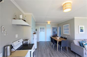 The Beach House - Parapara beach bach - Golden Bay