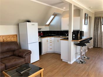 Family Apartment with Mountain Views - Twizel