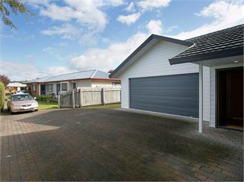Laid Back on Lakewood (Bachcare) - Taupo Central