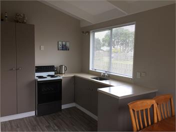 Puka Lodge Bach - Waikanae Beach