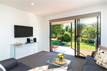 Lawn Cottages - Pohutukawa Cottage - Hastings