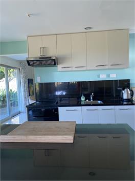 Lodge by the Beach, a great place to stay for Beach Hop - Whiritoa