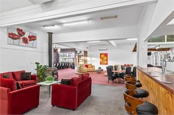 20++ Guests !! Rent Entire Pub for the Night - Echuca