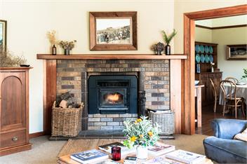 'Accrington Farmhouse' at Ridgecliff Farm ~ Coastal Country Escape, Little Akaloa - Little Akaloa
