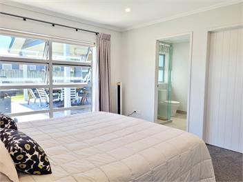 Hosts on the Coast Jackman Satisfaction - Whitianga