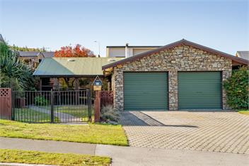 Lake Stroll Charm (Bachcare) - Wanaka