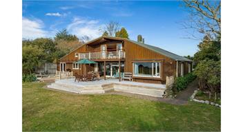 Lakefront Retreat (Bachcare) - Tauranga Taupo