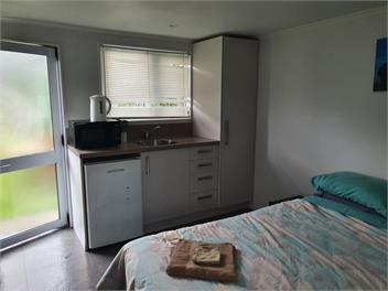 Self Contained Unit in Richmond - Richmond