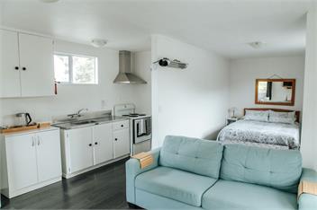 Loburn Bach Accommodation - 2 Individual Bach's - Featherston