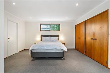 Waiake Family Retreat (Bachcare) - Auckland
