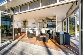 Mahanga Dunes Retreat (Bachcare) - Mahia