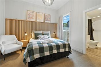 Albemarle Villa - Classic Villa with Parking & Modern Comforts - Christchurch