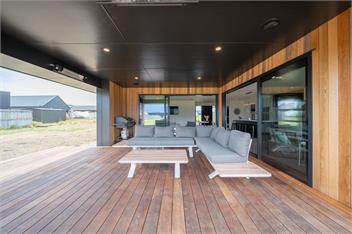 Breaksea Basecamp (Bachcare) - Te Anau